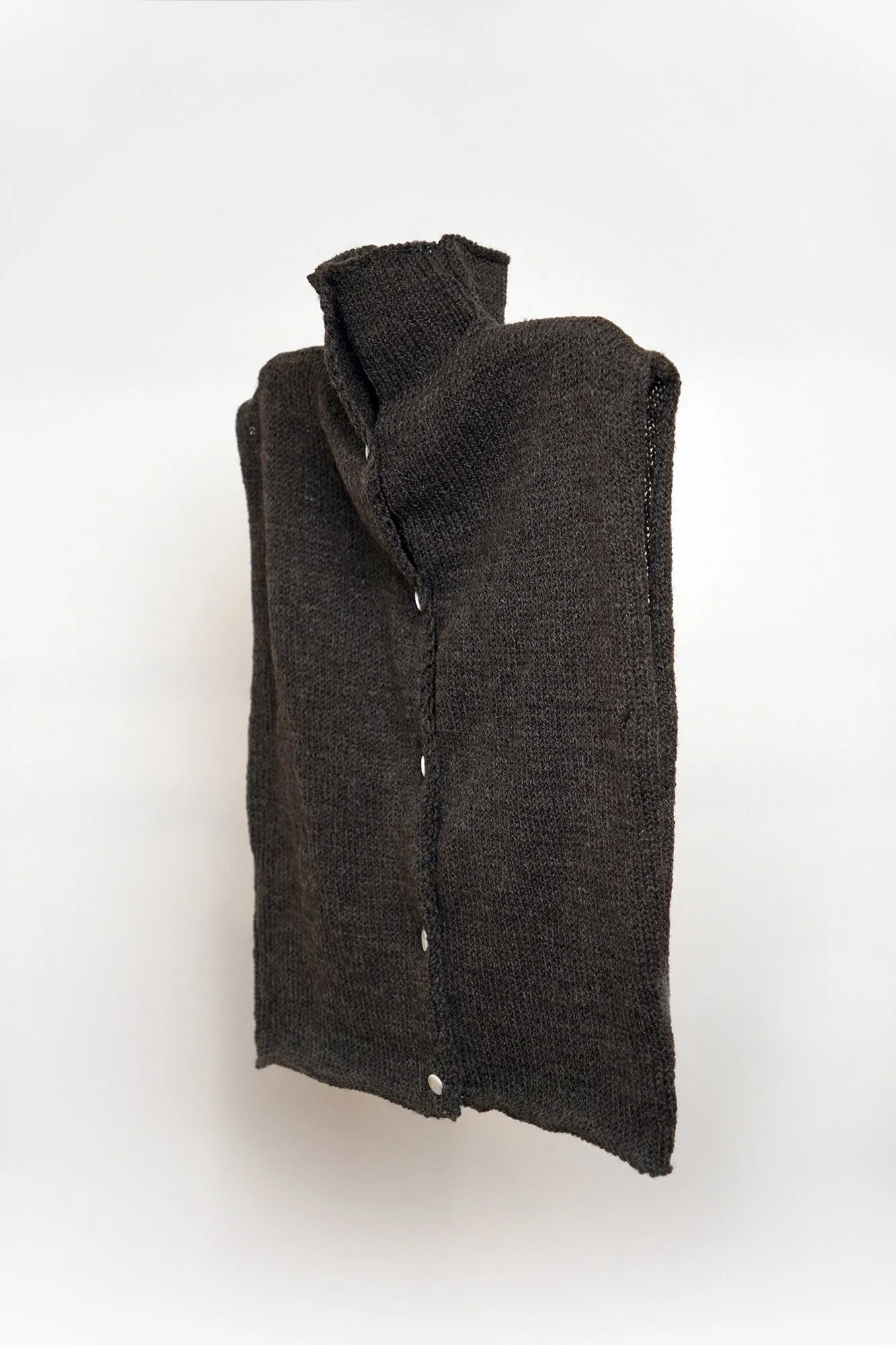 Q02.OPEN-VEST—AW26-Chocolate.02.jpg