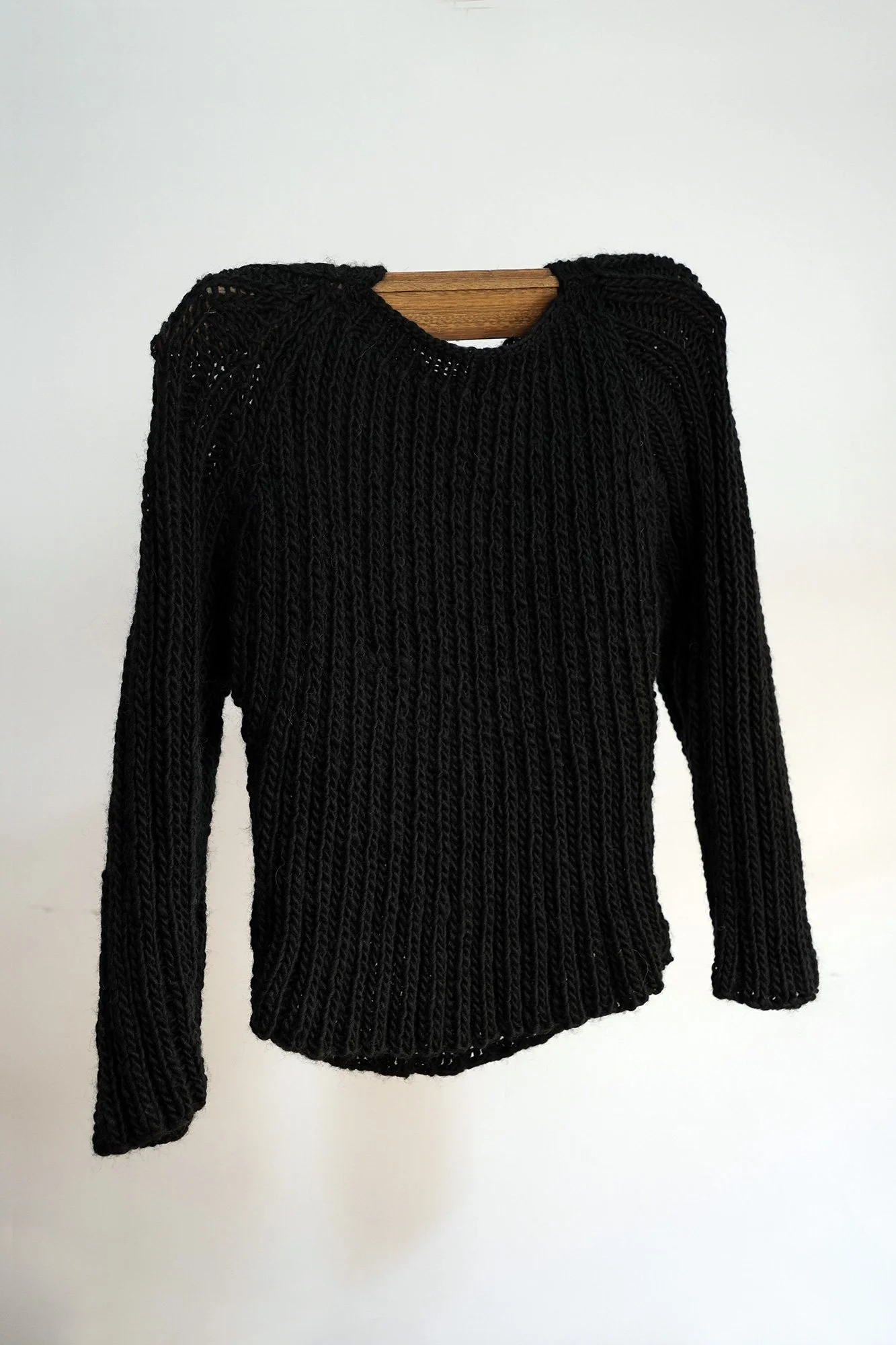 SILHOUETTE SWEATER