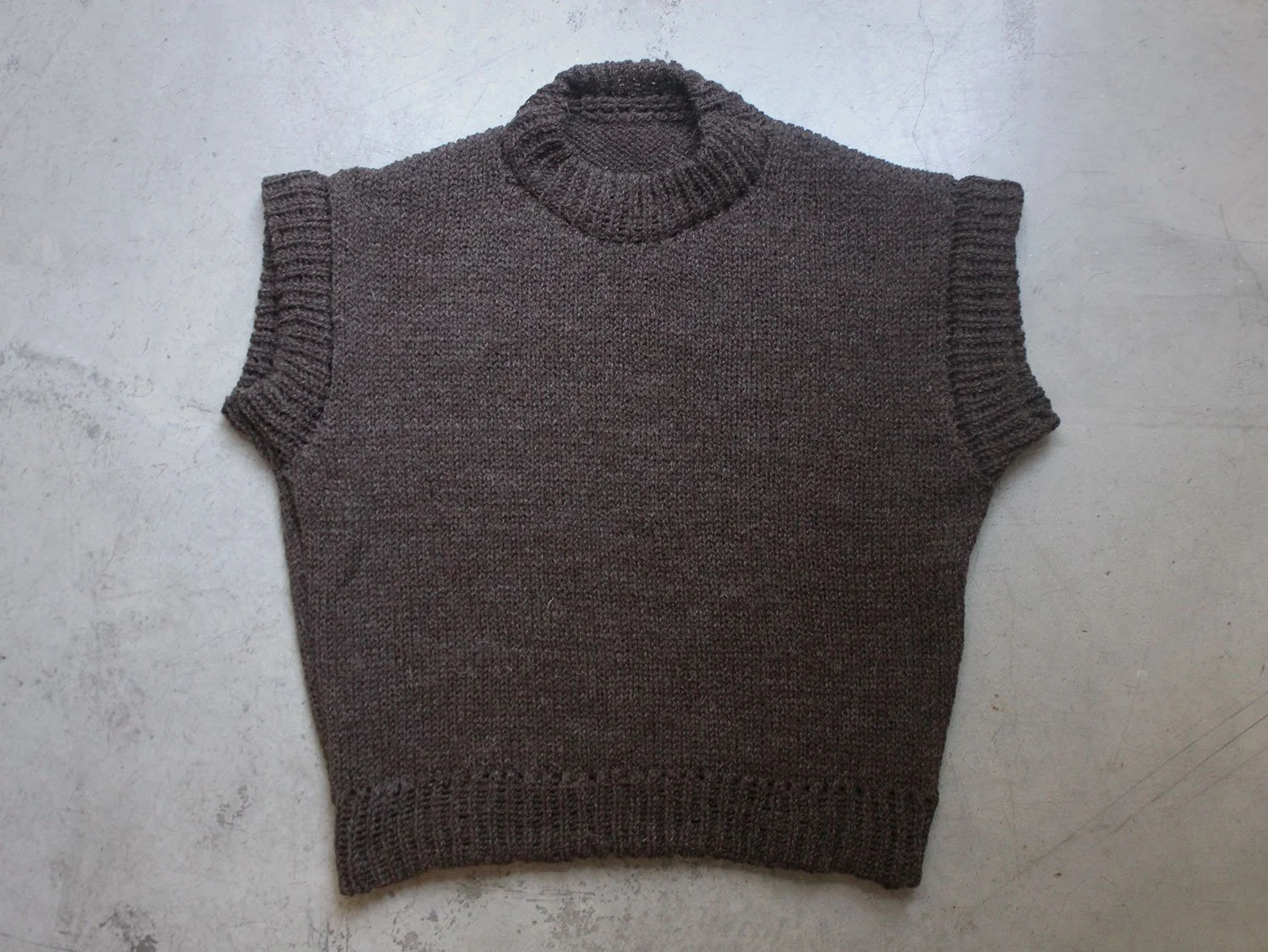 Q02—Lanita-Vest-Choc06.jpg