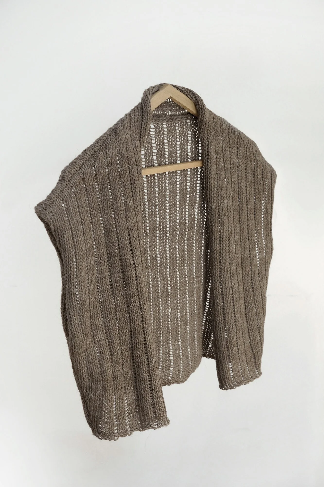 Q03.OPEN-VEST—AW26-Brown.01.jpg