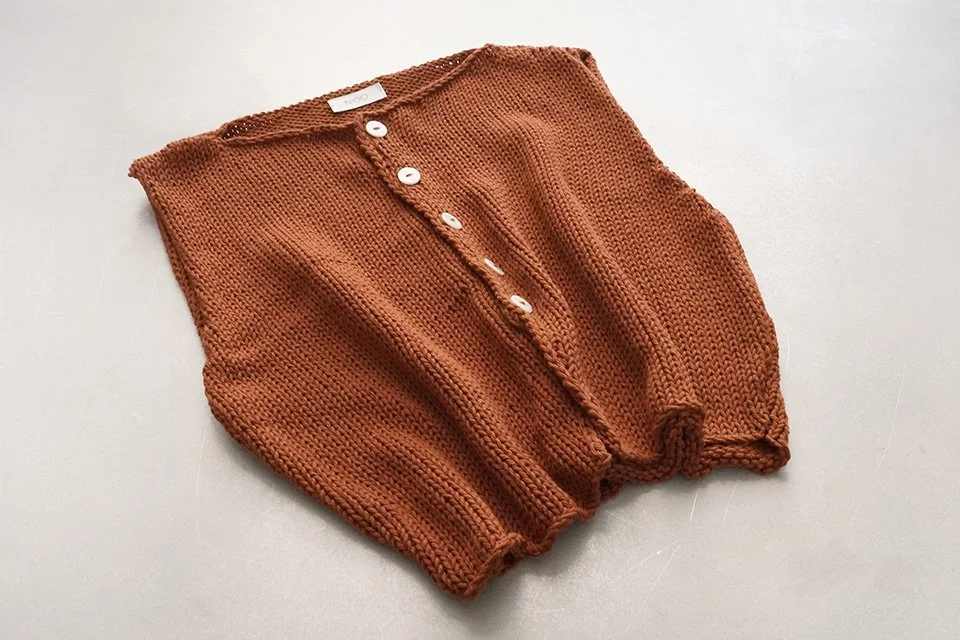 Q06.Buttoned-Crop-Vest-Brick03.jpg