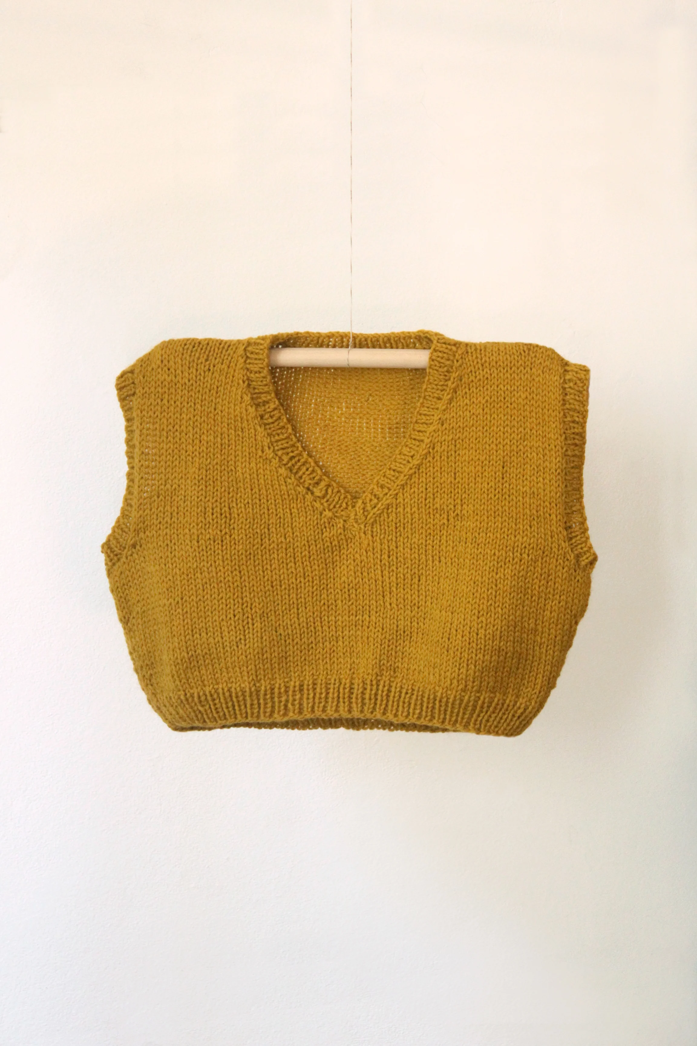 VEST-Mostaza.jpg