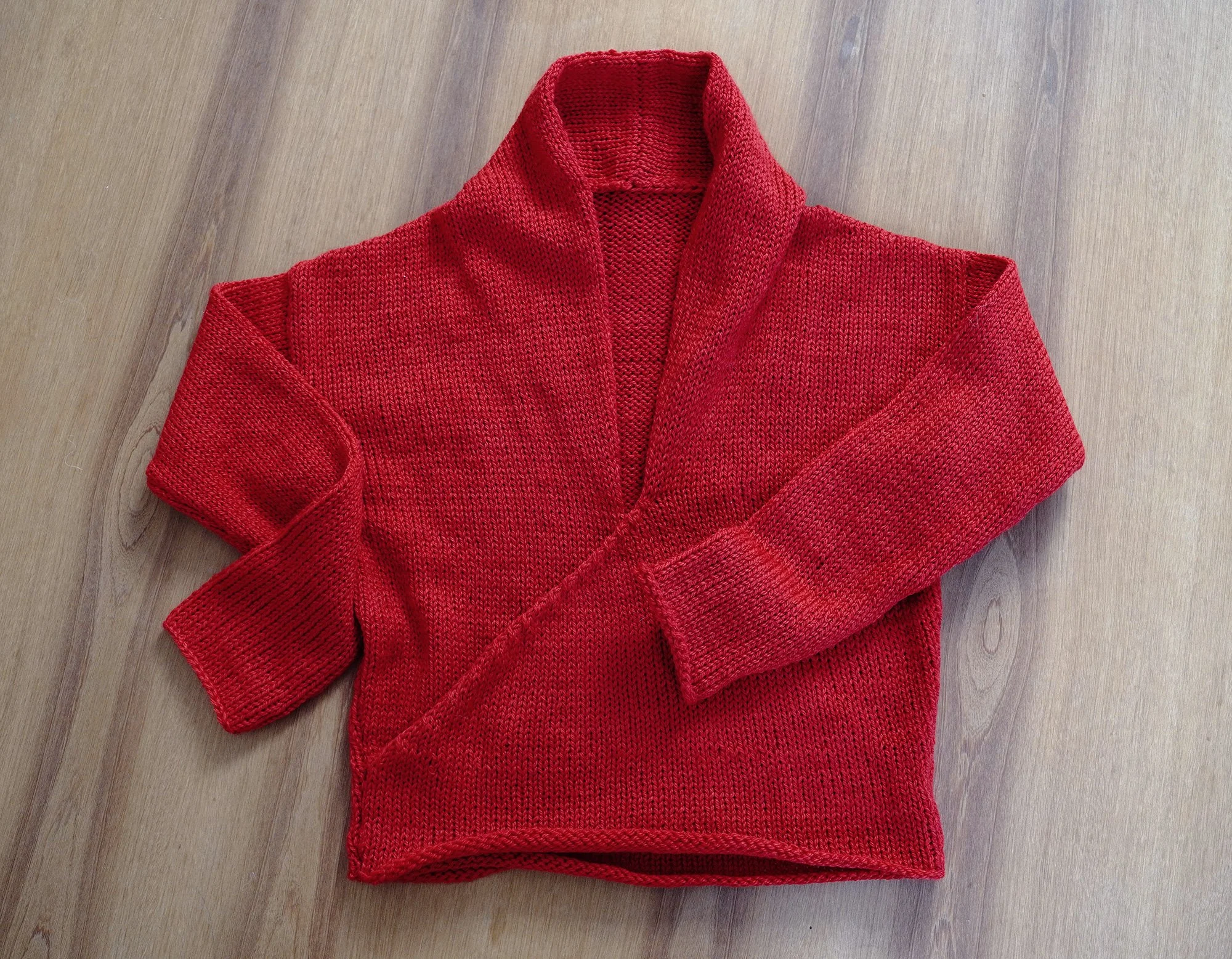Q04.CROSS-SW—AW26-Red.03.jpg (copia)
