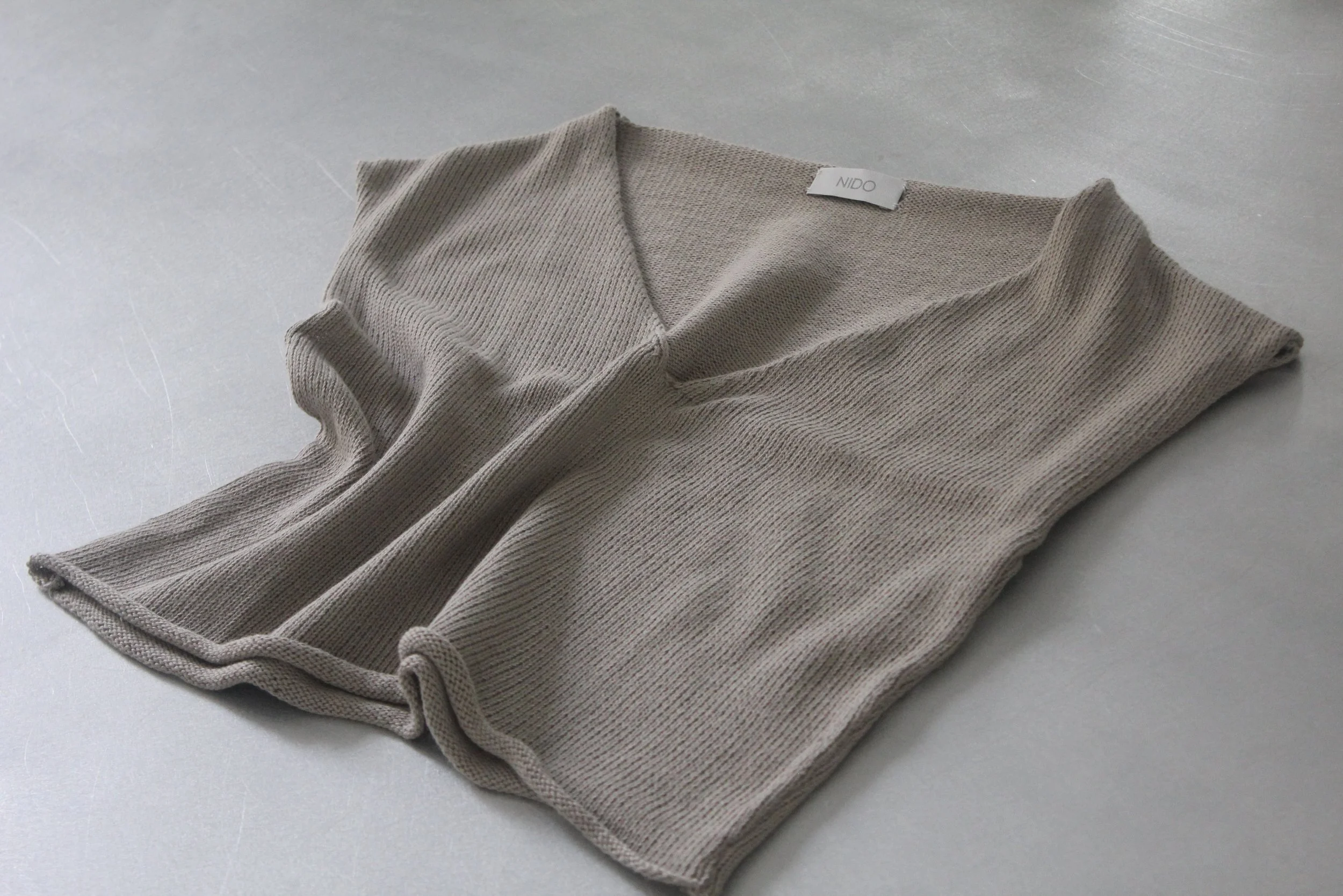 V-Neck Tank Top_04.JPG