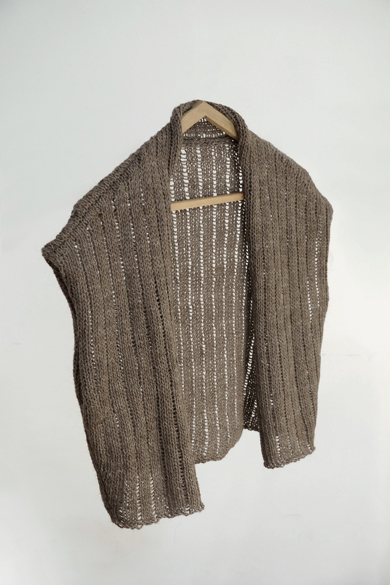 Q03.OPEN-VEST—AW26-Brown.01.jpg