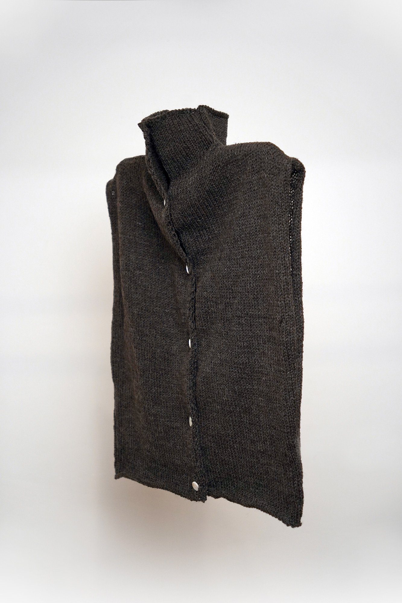 Q02.OPEN-VEST—AW26-Chocolate.02.jpg