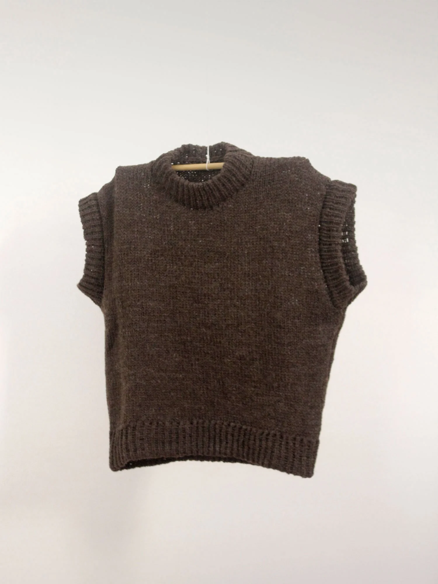 Q02—Lanita-Vest-Choc01.jpg