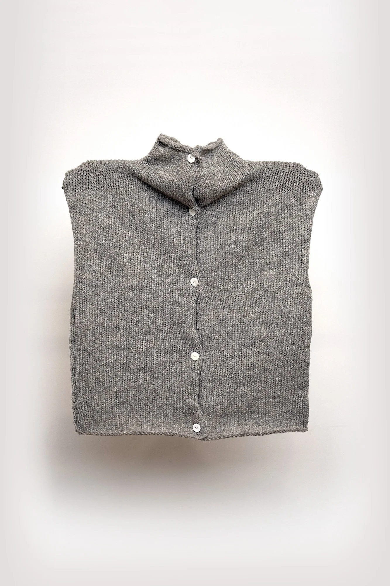 BUTTONS HIGHNECK VEST