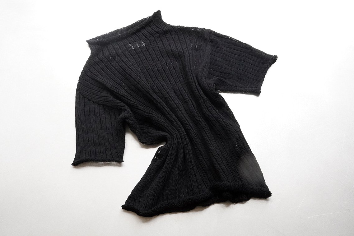 Q03.Turtleneck-T-shirt-Black02.jpg (copia)