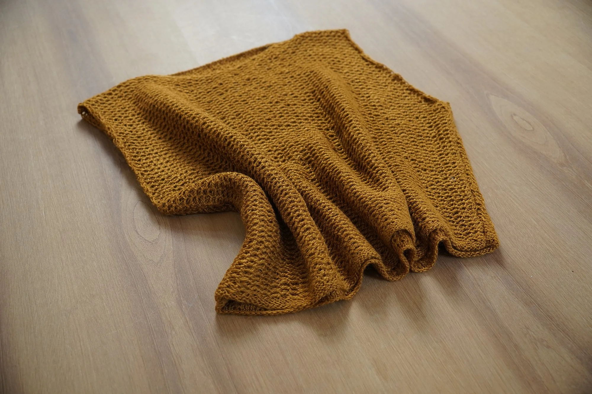 Q01.PANAL-VEST—AW26-Ochre.02.jpg