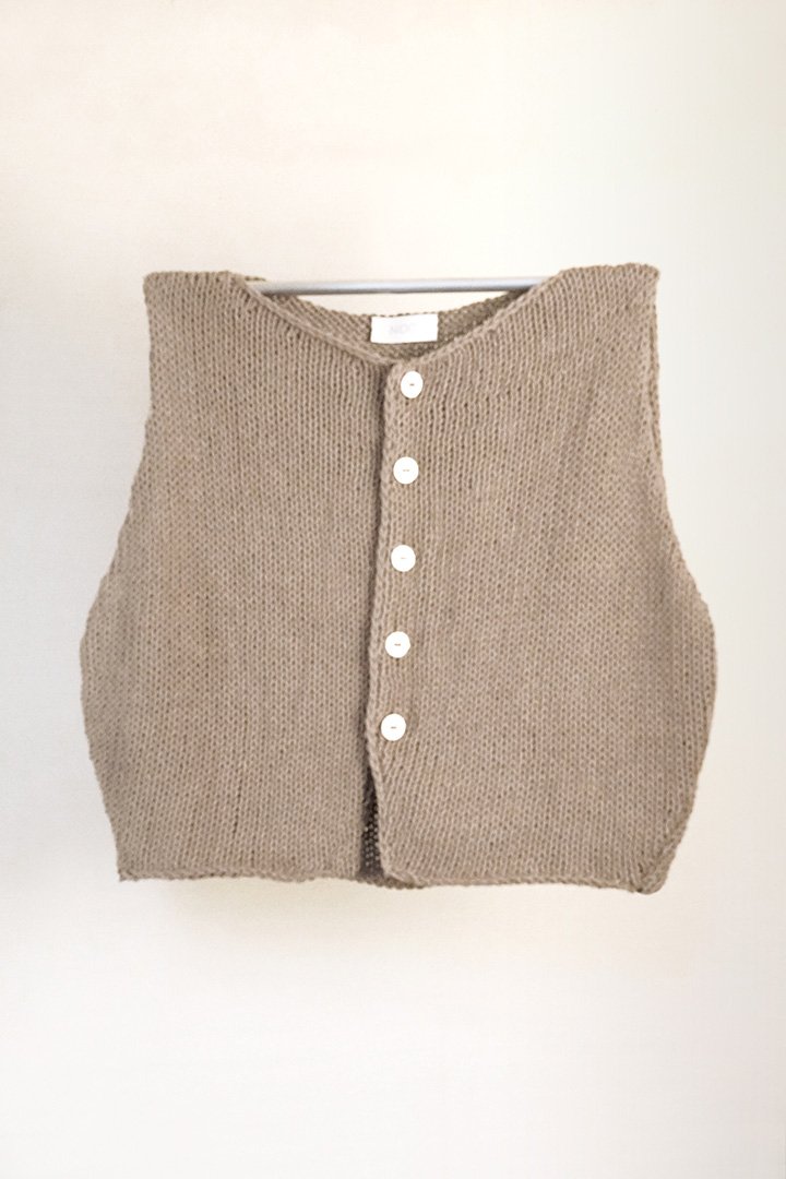 Q06.Buttoned-Crop-Vest-Mink01.jpg (copia)