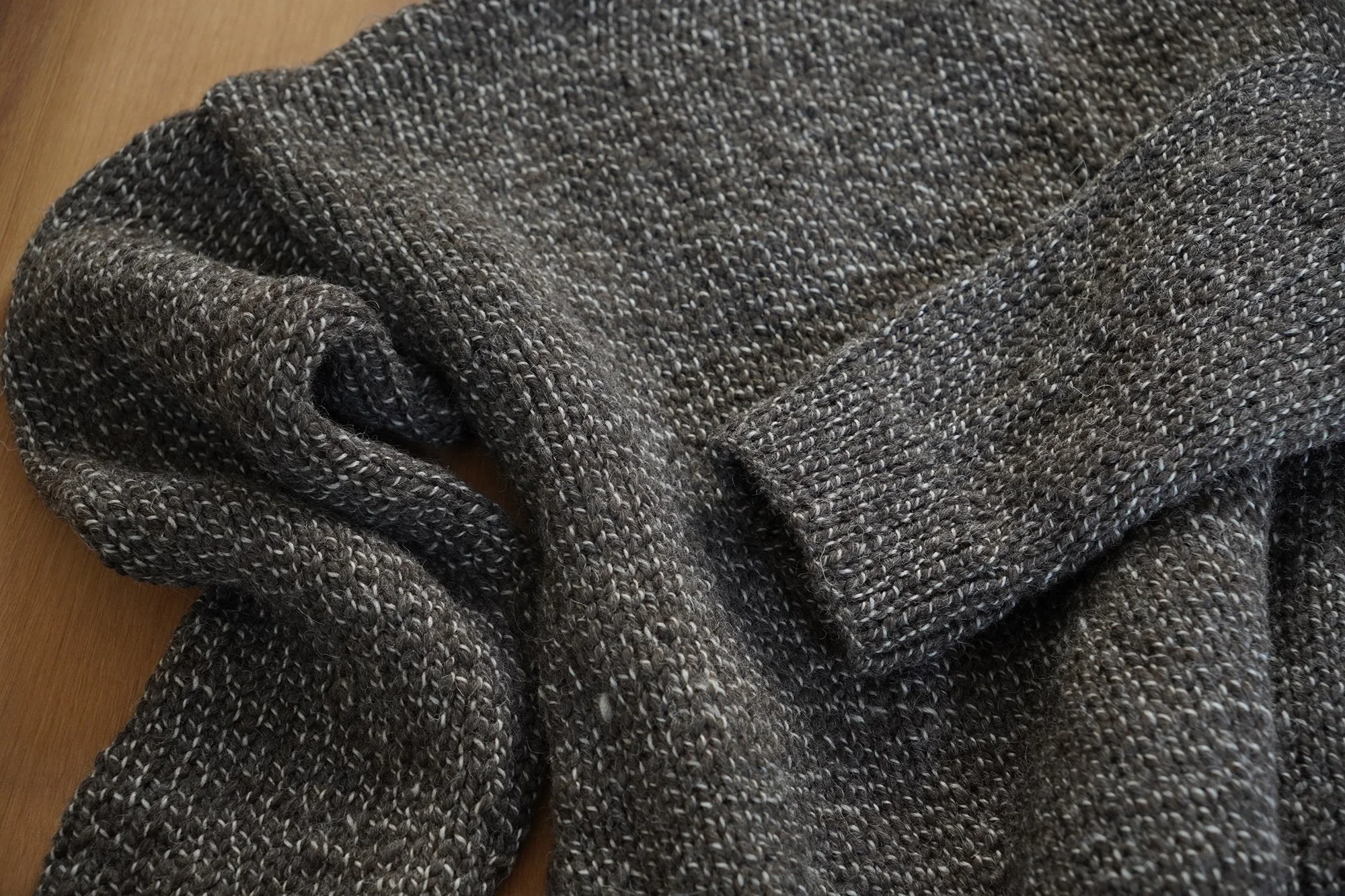 M04.BASIC-CREW-NECK-SW—AW26-CH&N.02.jpg