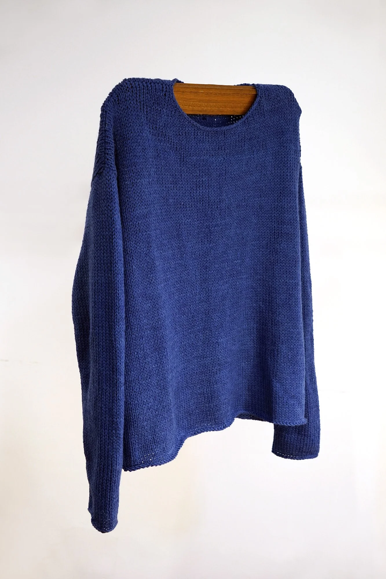 SIMPLE UNISEX SWEATER