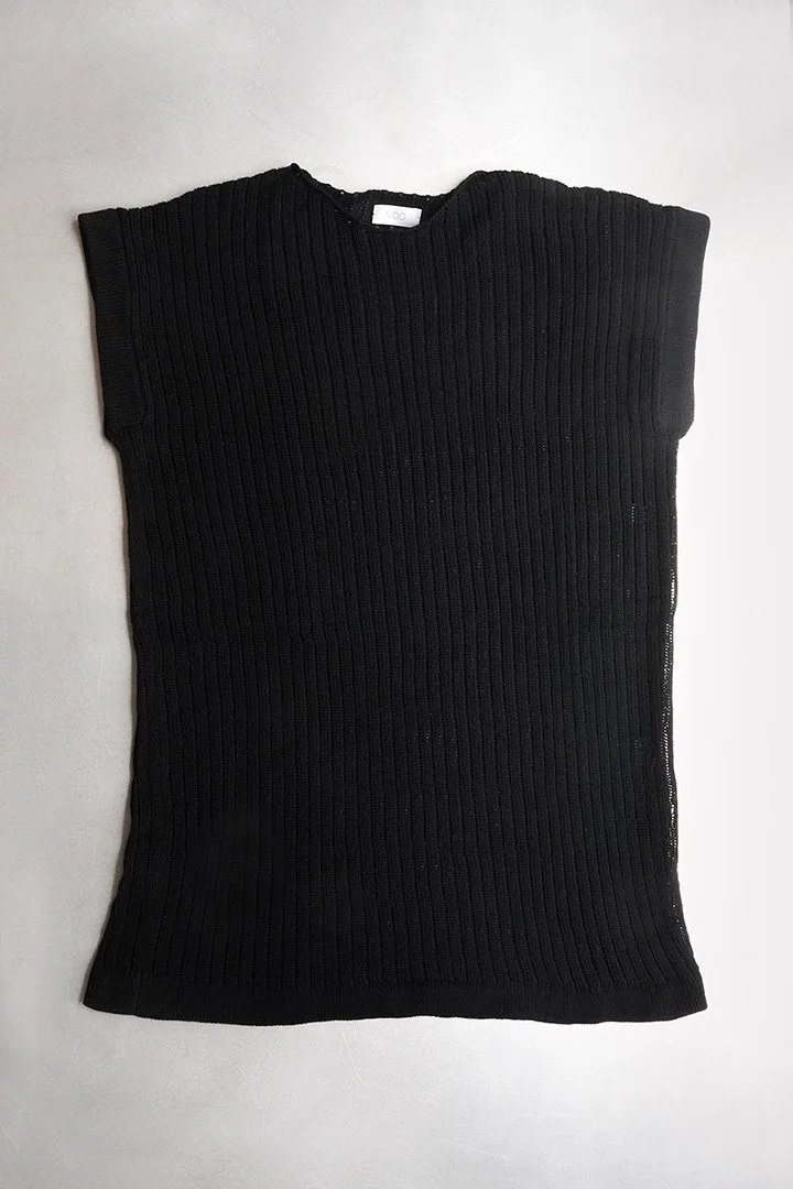 Q05b.Oversize-Vest-Black03.jpg (copia)