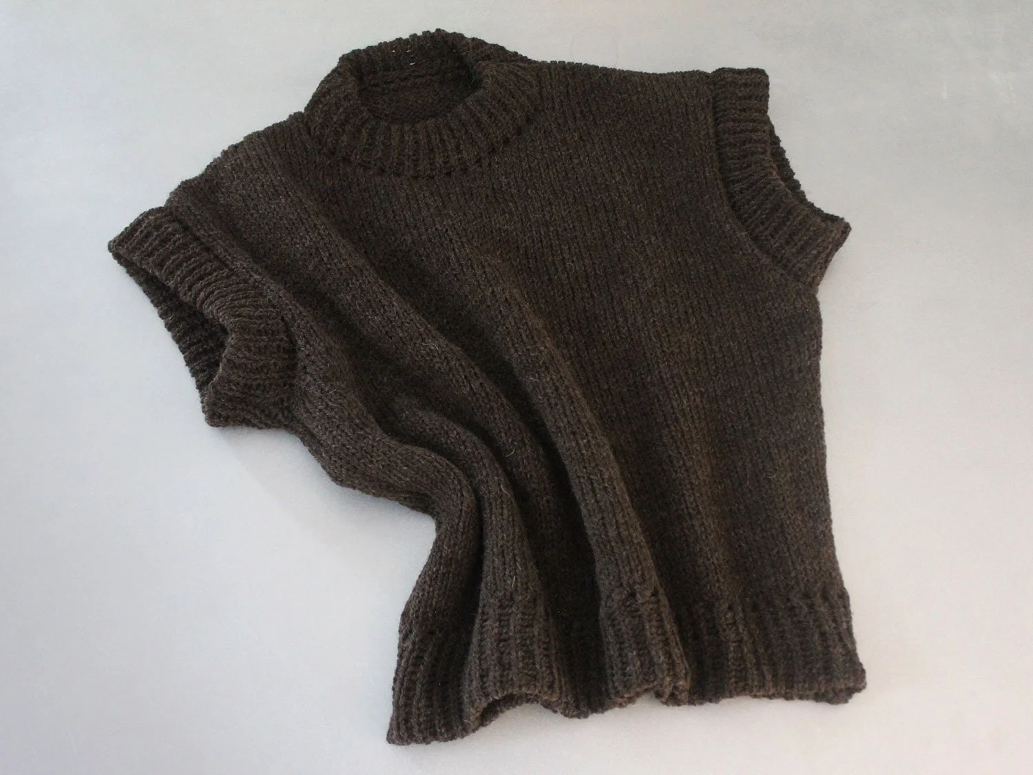 Q02—Lanita-Vest-Choc04.jpg