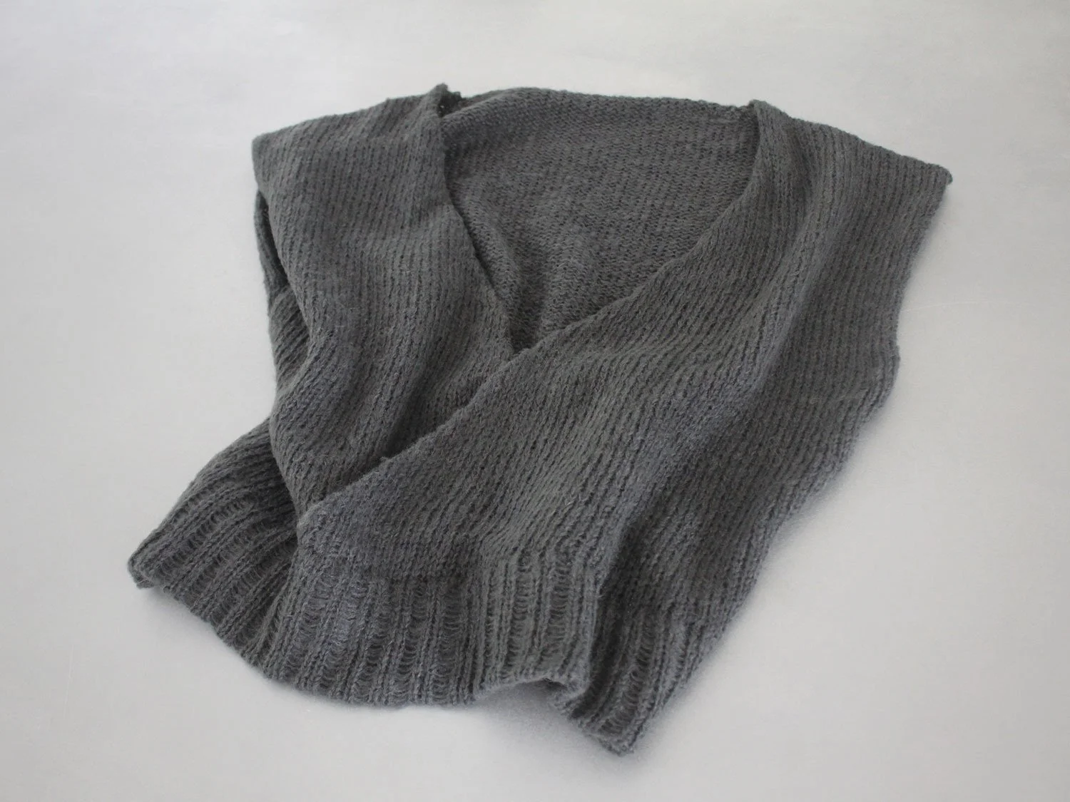 Q01—Cross-Vest-Grey05.jpg