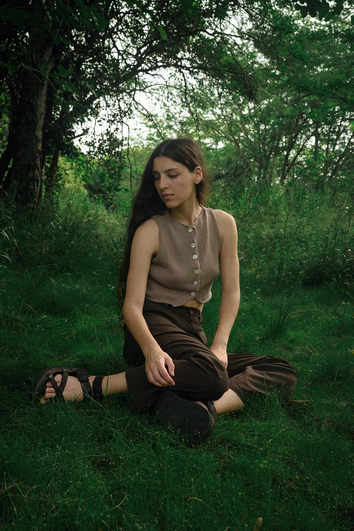 SS26 KNITTED VEST WITH BUTTONS