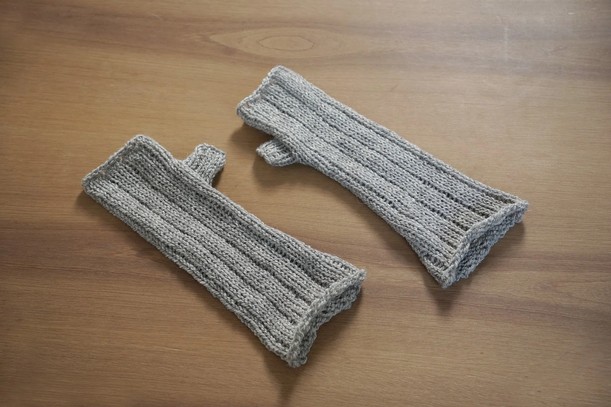 Q12.HADNWARMERS—AW26-Grey.01.jpg