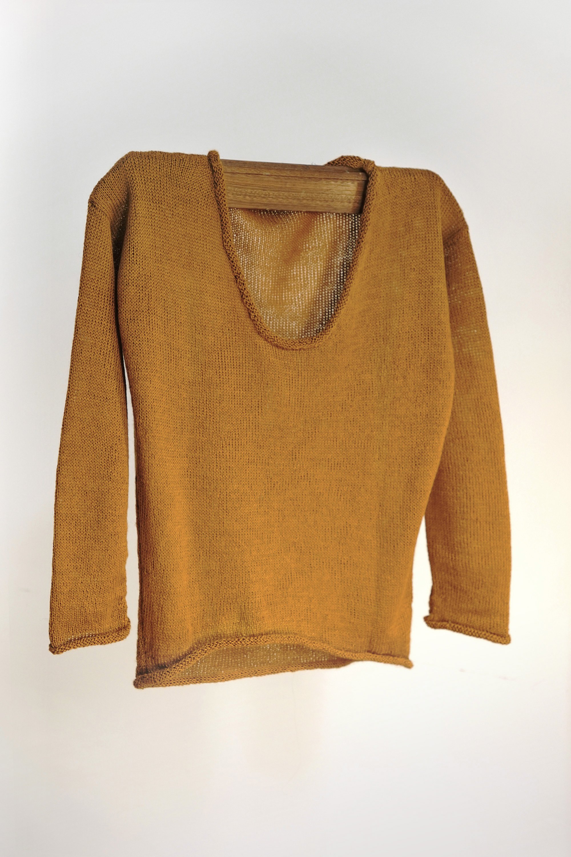 U-NECK SWEATER