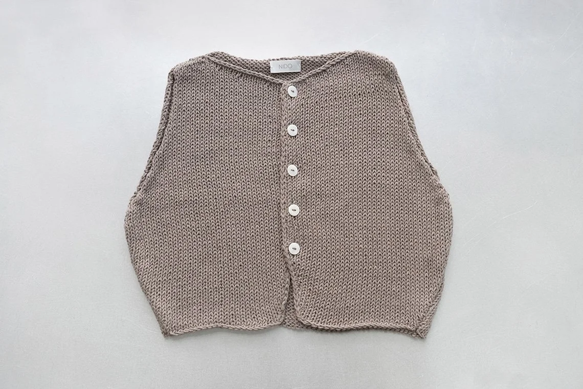 Q06.Buttoned-Crop-Vest-Mink02.jpg (copia)