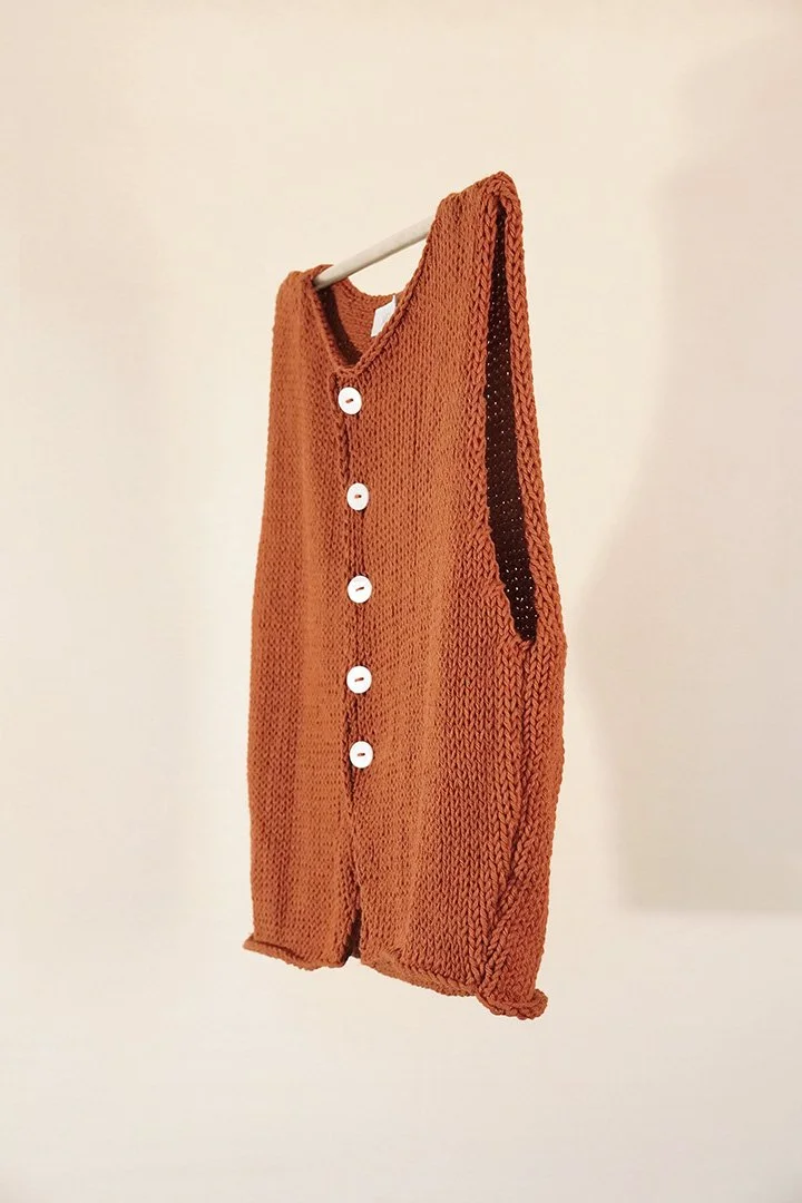 Q06.Buttoned-Crop-Vest-Brick02.jpg