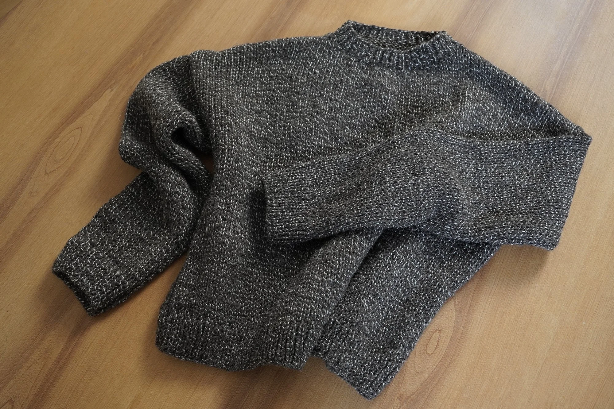 M04.BASIC-CREW-NECK-SW—AW26-CH&N.03.jpg