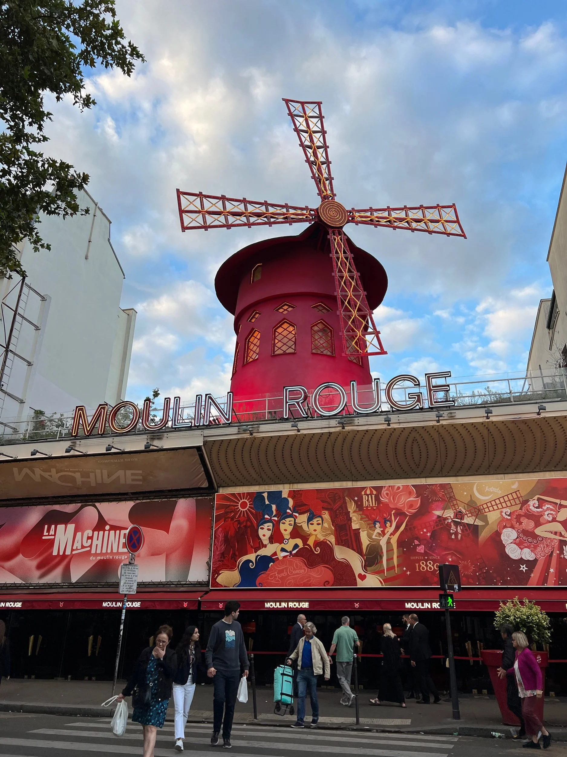 Musee d’Orsay and Eiffel Tower Picnic