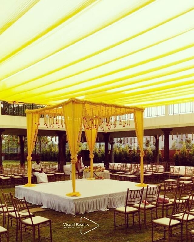 Throwback to one of our favourite mandaps that we designed earlier this year. 
#minimalism #minimaldecor #southindianweddings #mandapgoals #mandap #marigolddecor #yellow #weddingideas #weddings #weddingdecor #decorideas #decorinspo #bangalore #vrep #