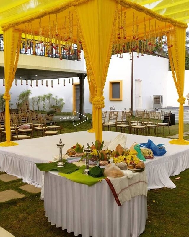 Throwback to one of our favourite mandaps that we designed earlier this year. 
#minimalism #minimaldecor #southindianweddings #mandapgoals #mandap #marigolddecor #yellow #weddingideas #weddings #weddingdecor #decorideas #decorinspo #bangalore #vrep #