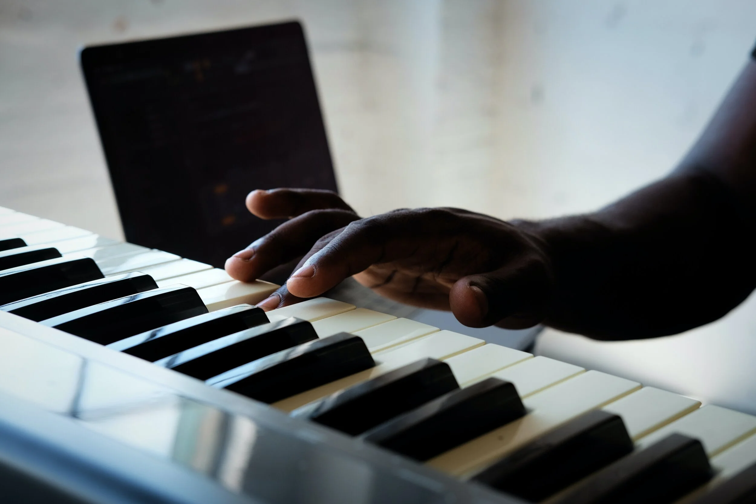 6 Easy Piano Songs That Sound Complicated But Actually Aren T Arts Minds Academy