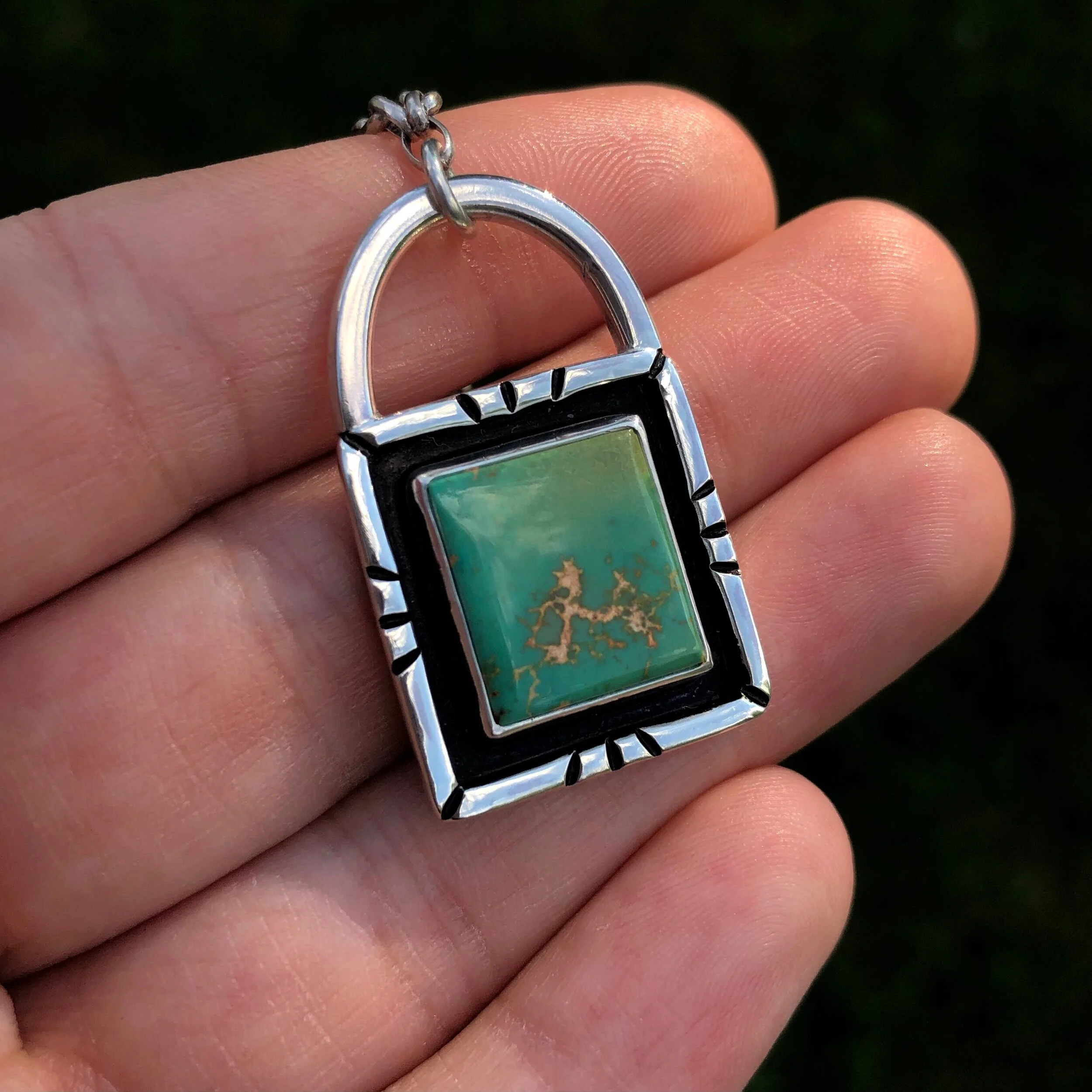 73022A33-6FC9-4B57-8211-5812DFB9E179