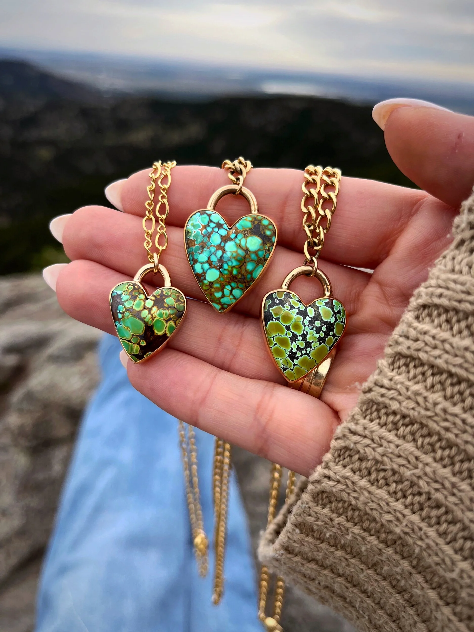 A2B6228C-4107-49B9-B4C7-C840A0009F0B