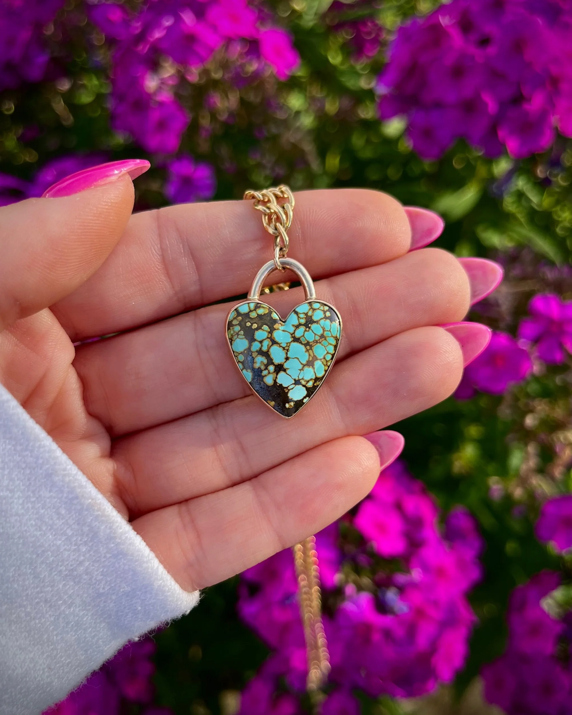 1F253EEE-0B47-4039-8BA6-9F6D4642D051