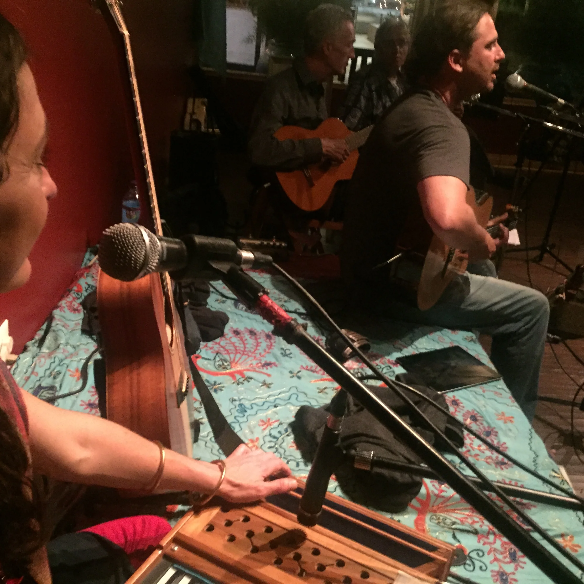 Kavita performs with Josse Jaffe & Johanna Beekman at Bhakti Yoga Shala.