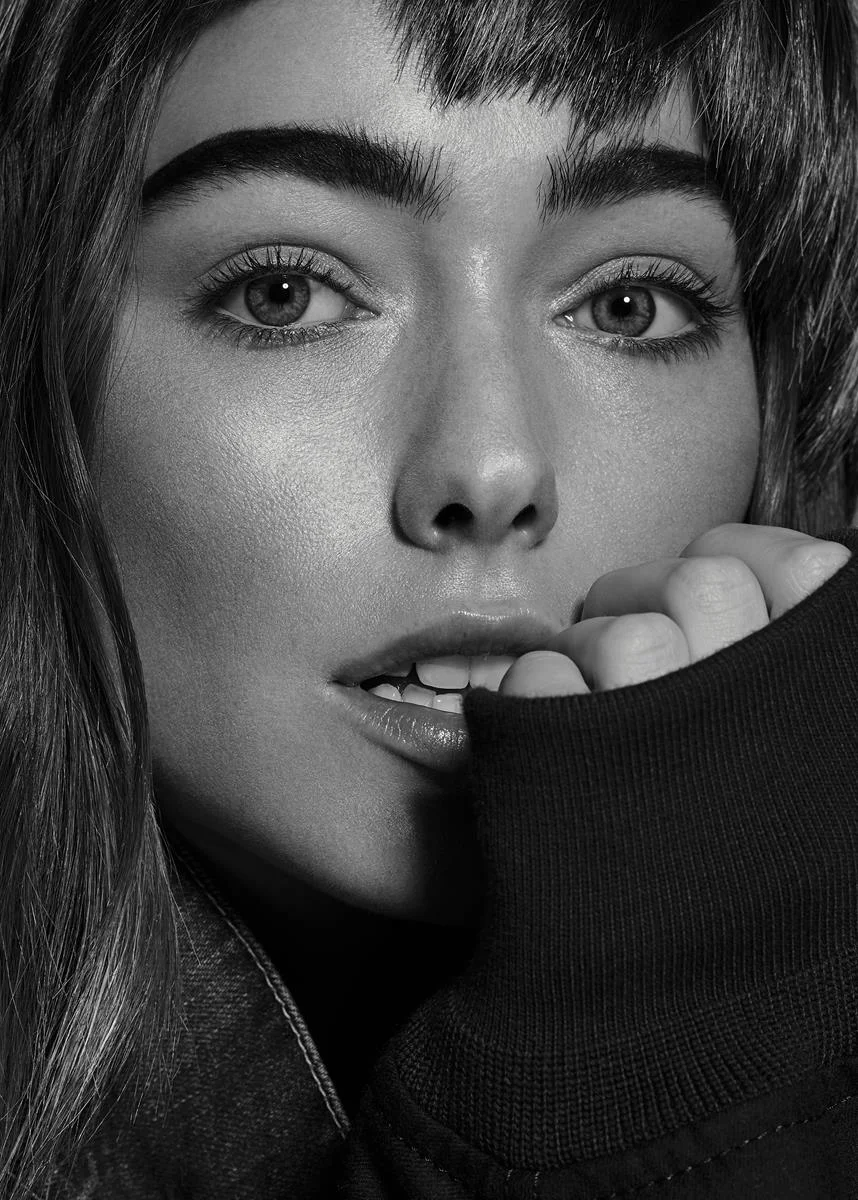 Benefit Haya Valeria119395r 02.jpg