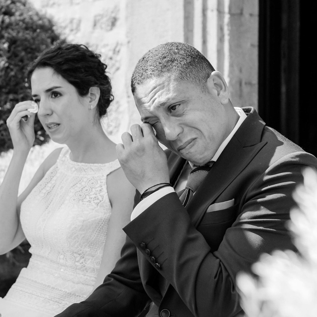 ⚡ Boys don&acute;t cry.. 😭💦

@micastillodearenabodas 
@defabula.events 
@muscari_floristas
@rios_novia 

#bodas #bodasreales #bodasoriginales #noviosemocionados #micastillodearena #fotografodebodas #elparaguasamarillofotografia