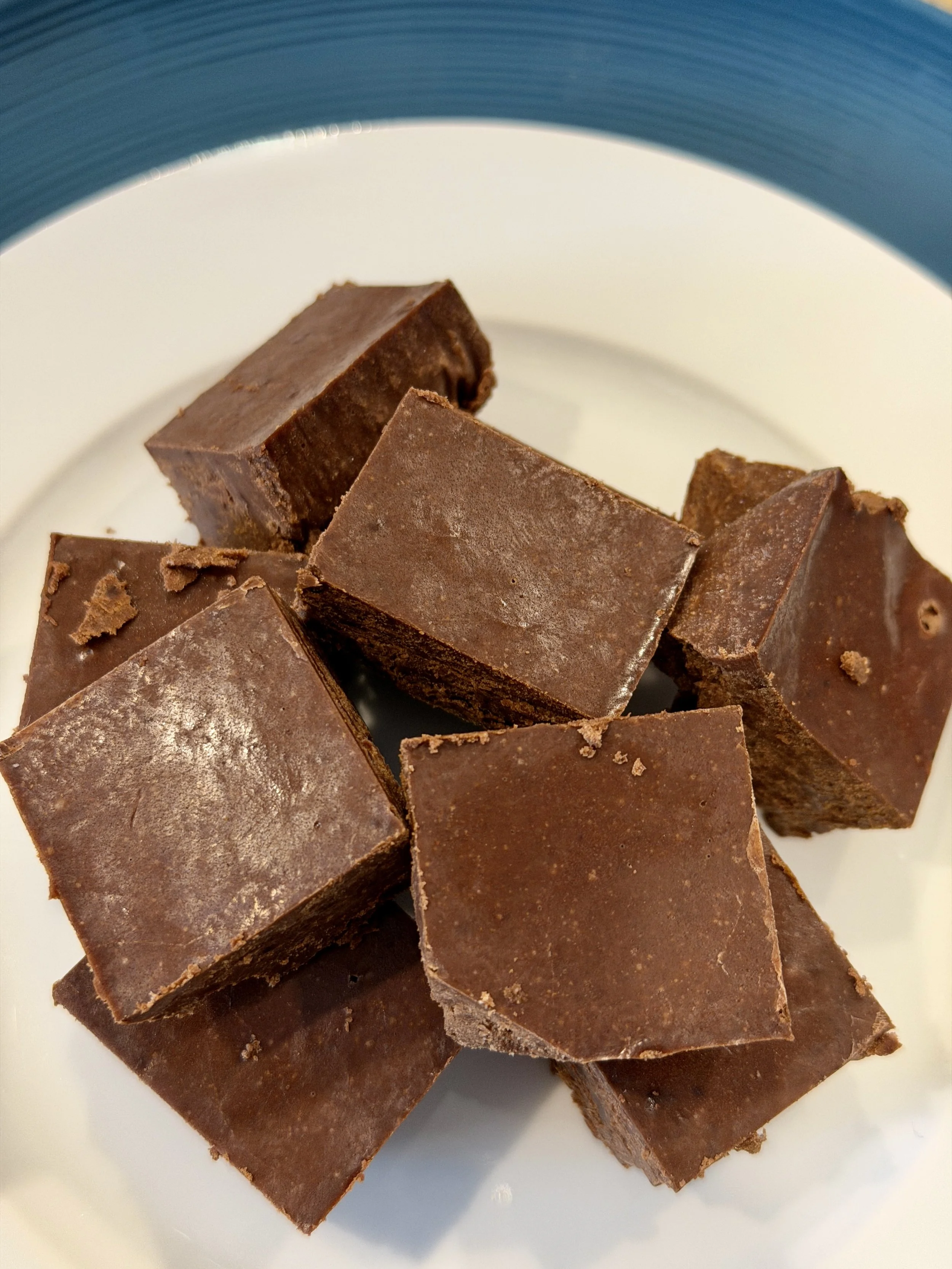 Keto chocolate fudge squares