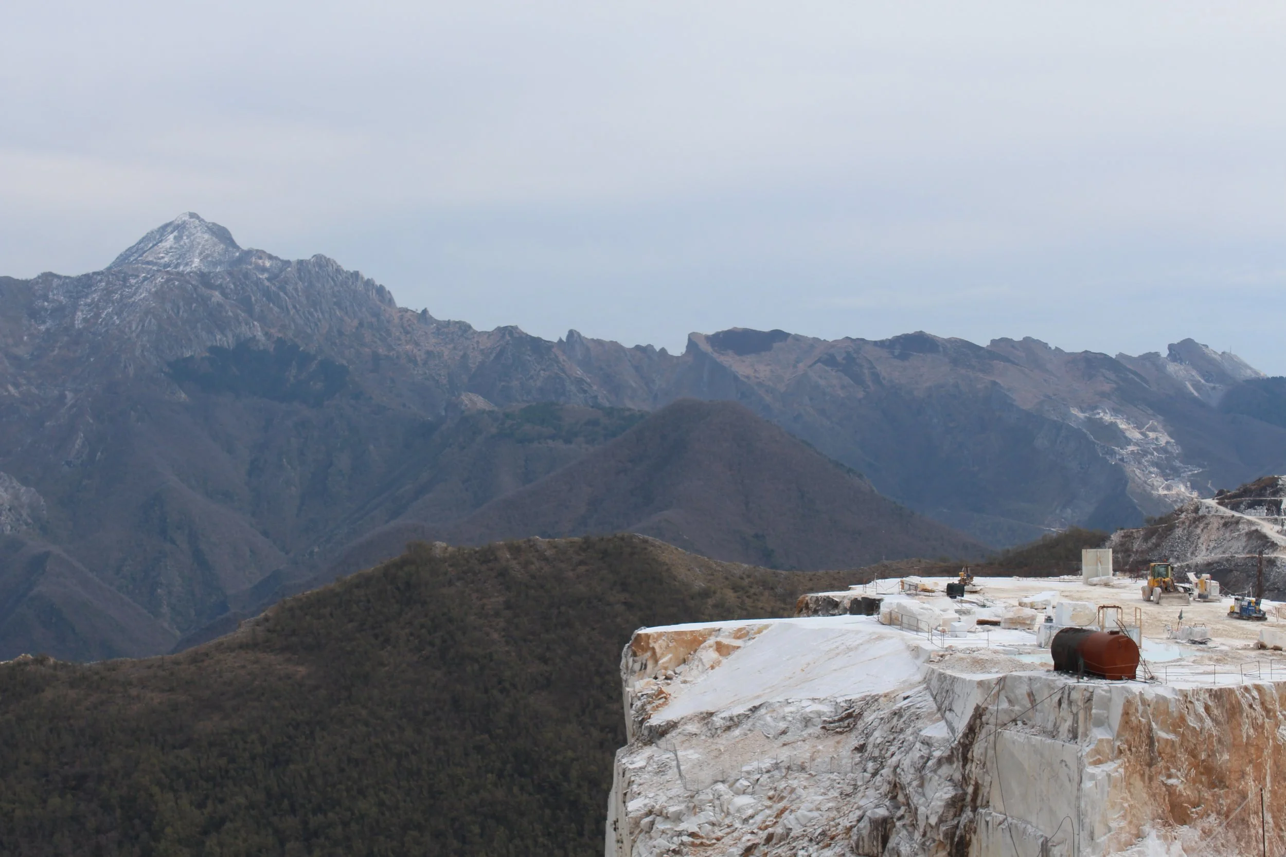 Italien marmor bjerge.JPG