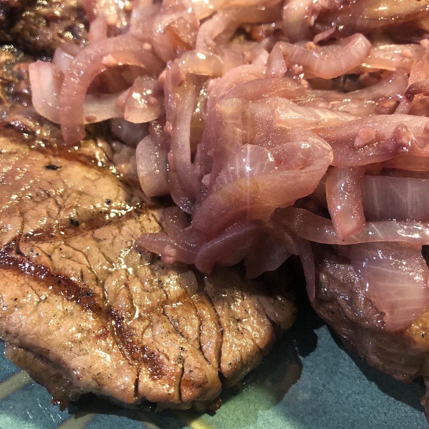 Delicious local T-bone steak barbecue with organic onions, garlic and red wine to celebrate the day! 
...
What&rsquo;s your go to bbq this month?
...
#bbq #steak #organic #eatingwellness #rythmicdiet #garlic #onions #wellness #protein