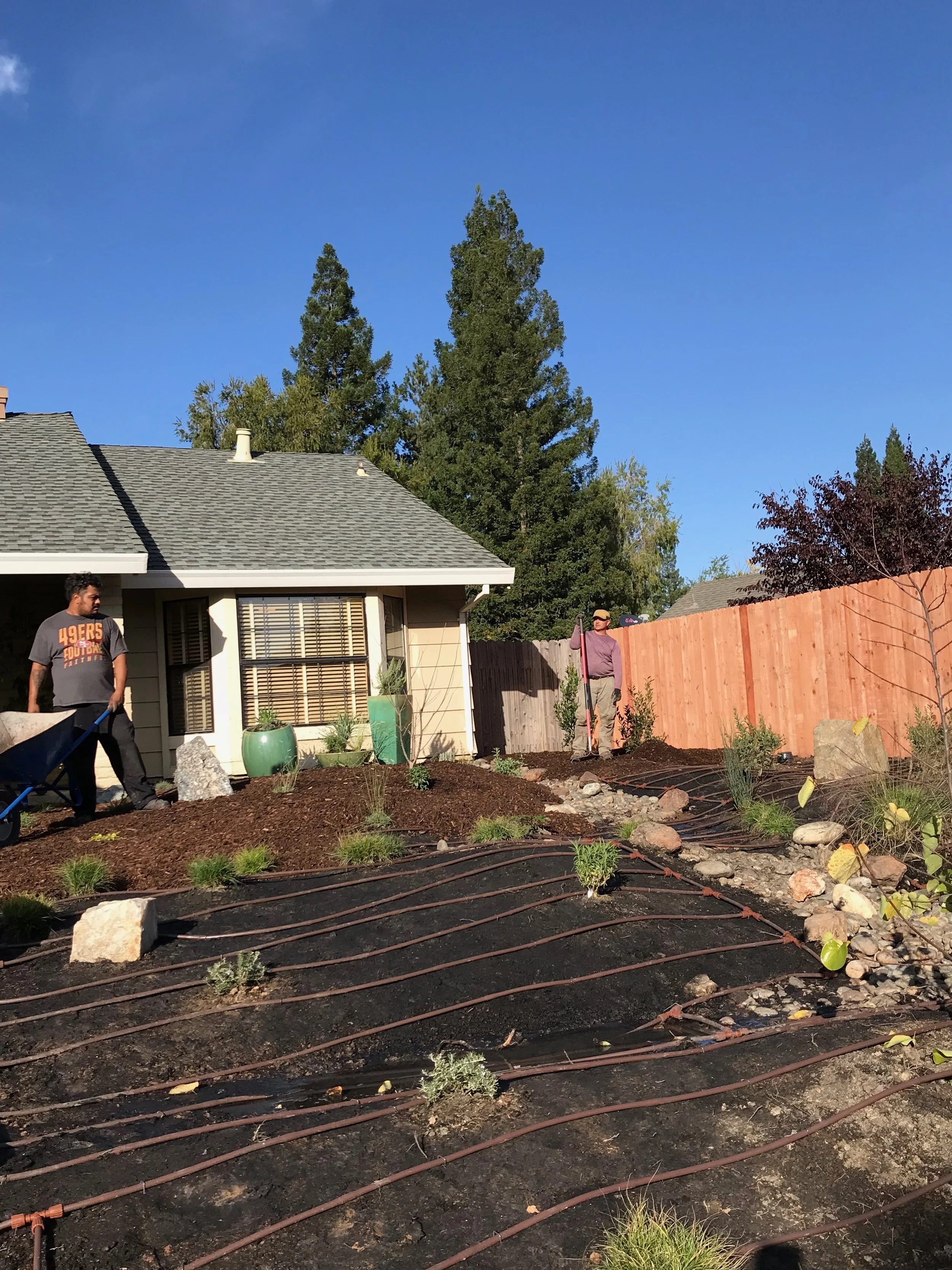 In-line irrigation by APLD CA sponsor Hunter and decorative containers by APLD CA sponsor Green Acres Nursery & Supply