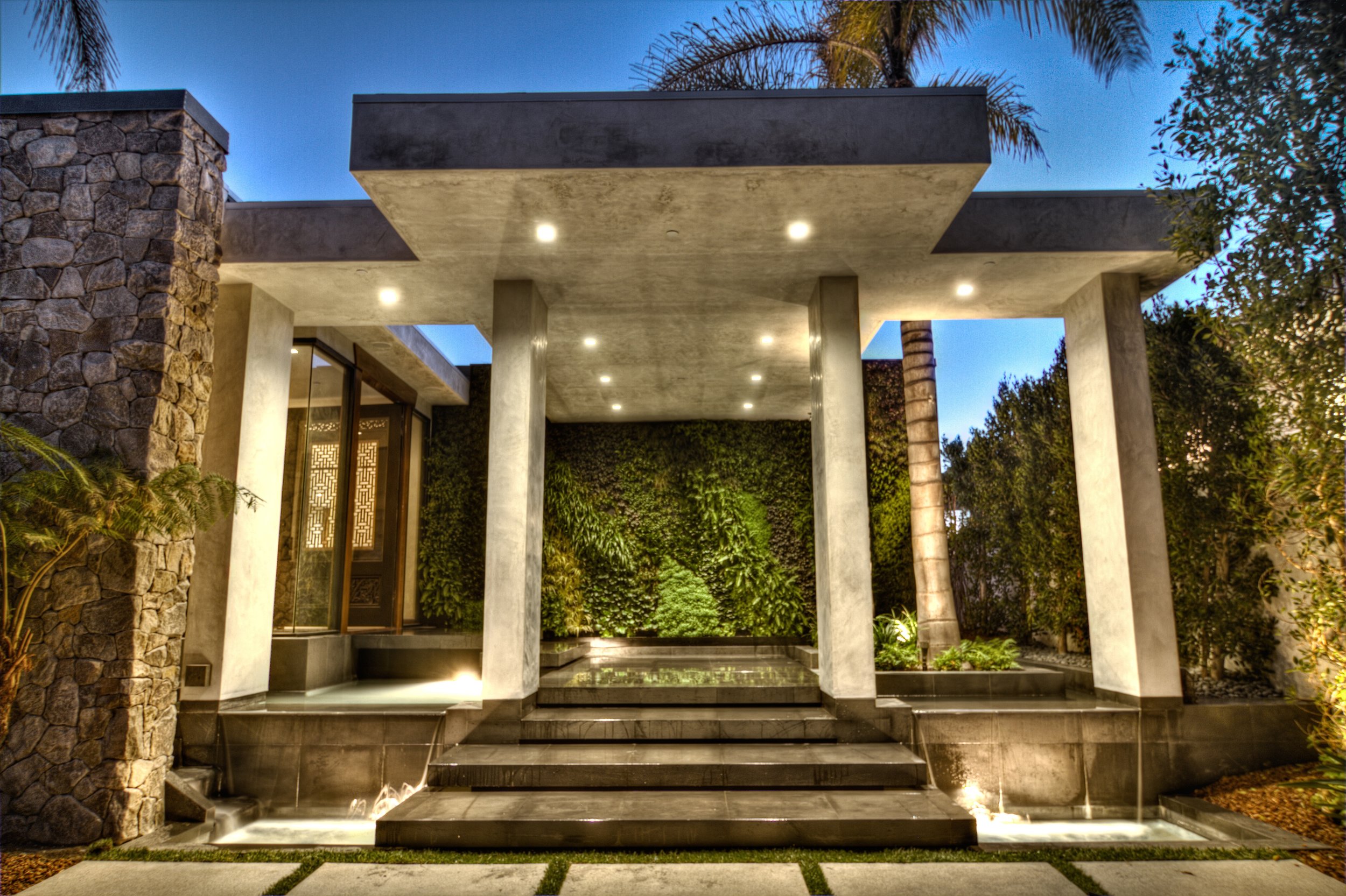 20110612_TuggeyConstruction_Exterior07.jpg