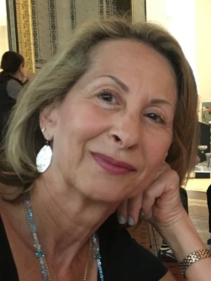 Francesca Corra , APLD Dirt Diva Designs, Studio City, CA APLD Greater Los Angeles District Member & APLD California Chapter President