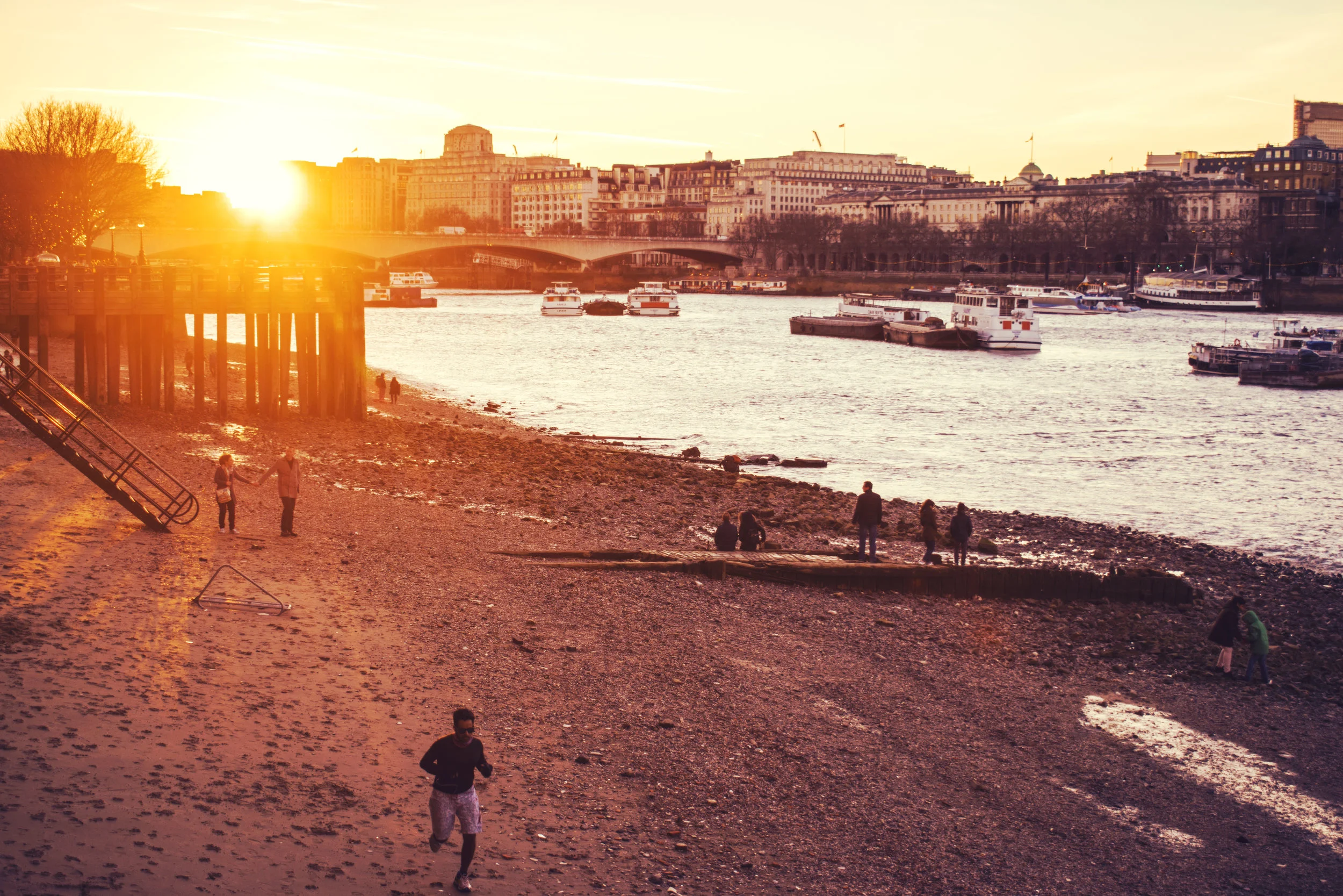 Beach on the thames.jpg