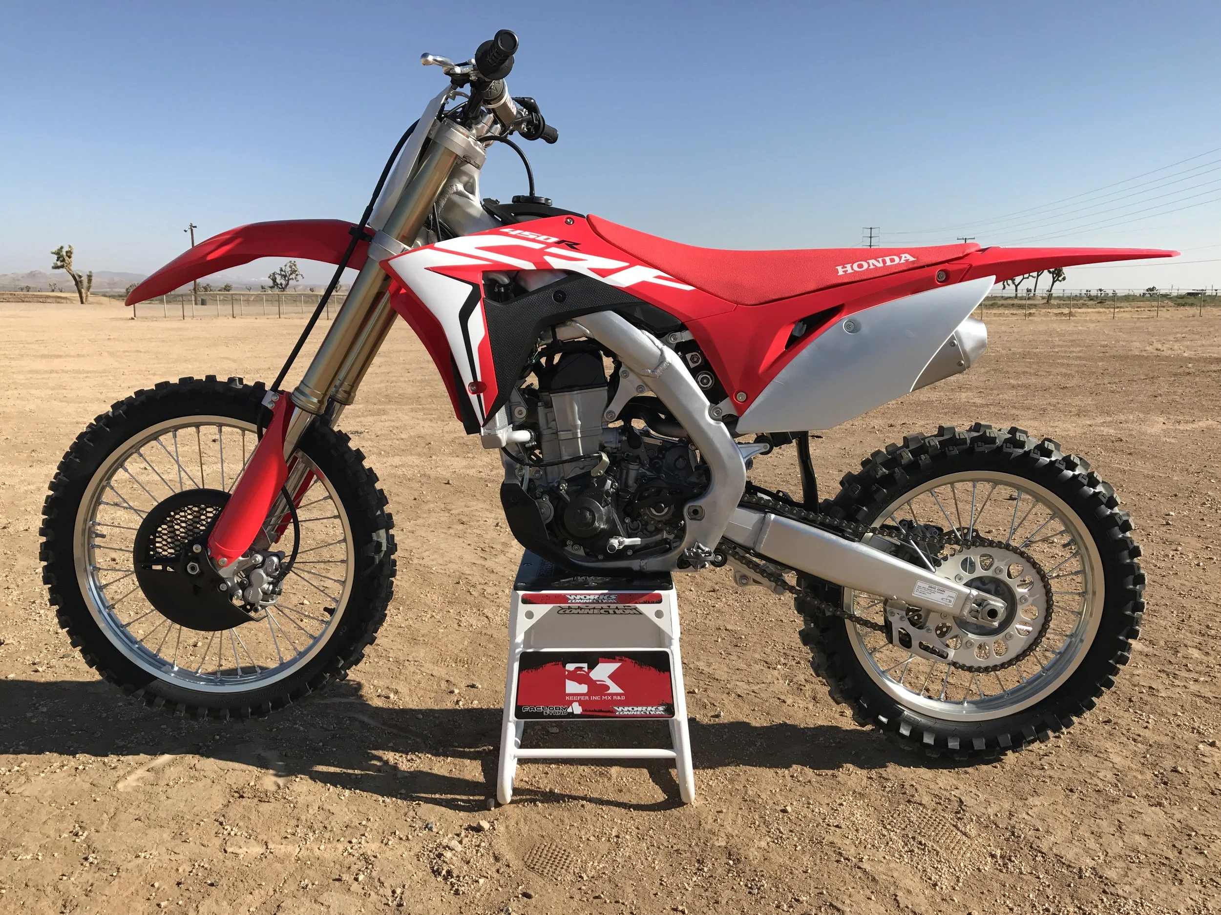 The 2018 Honda CRF450R may look like a 2017, but it sure doesn't act like one. 