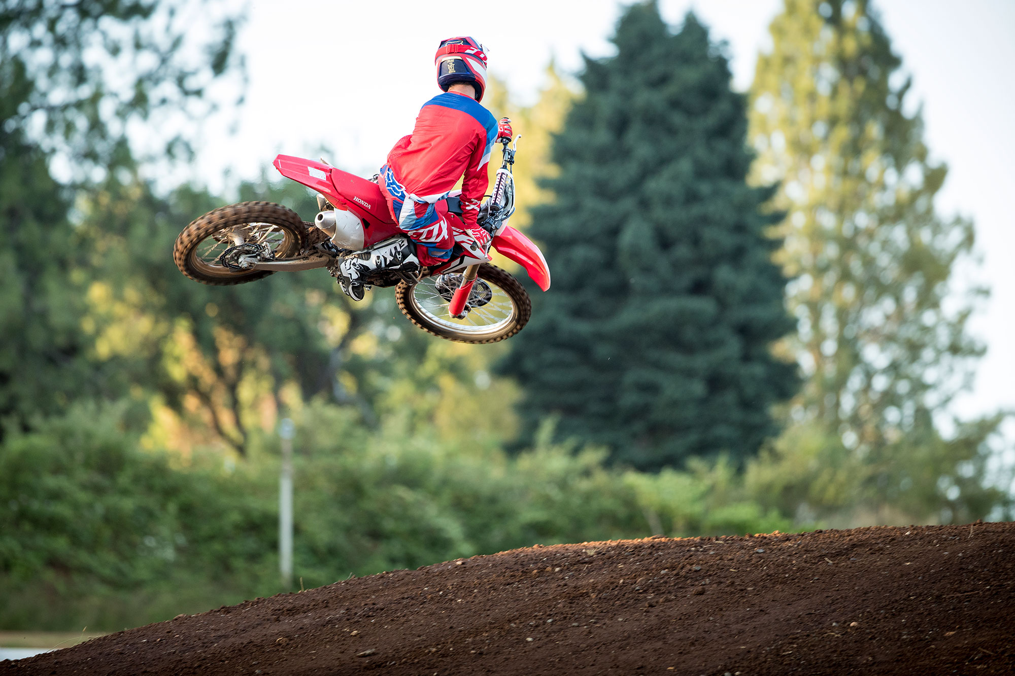 18_CRF250R_ACTION_03.jpg