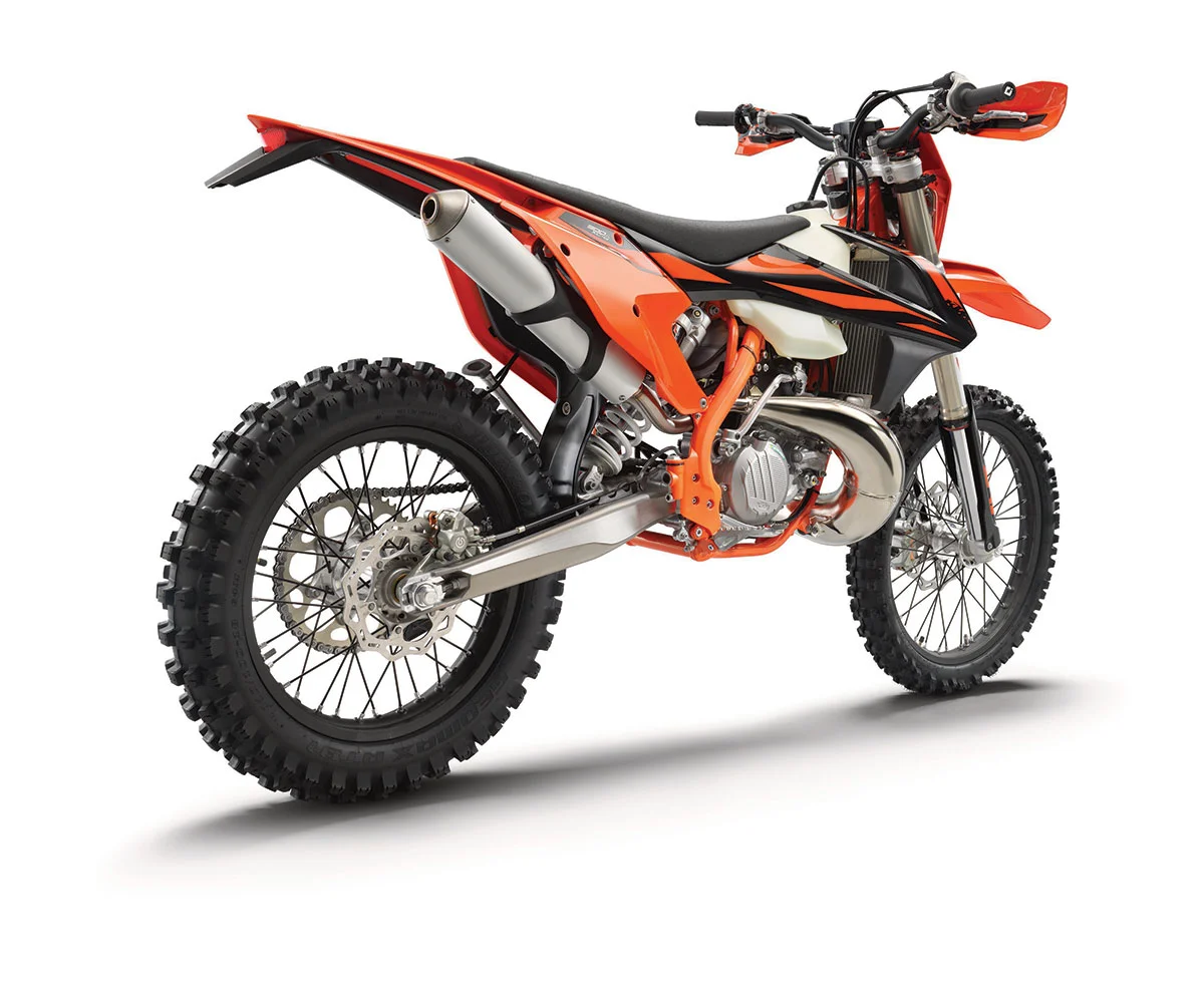 229443_300-XC-W-TPI-rear-ri-MY19.jpg