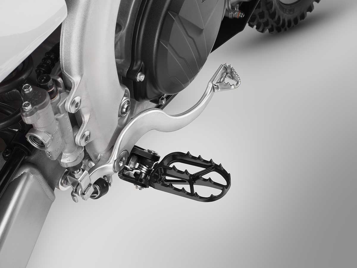 19-Honda-CRF450R_footpeg-Rjpg.jpg
