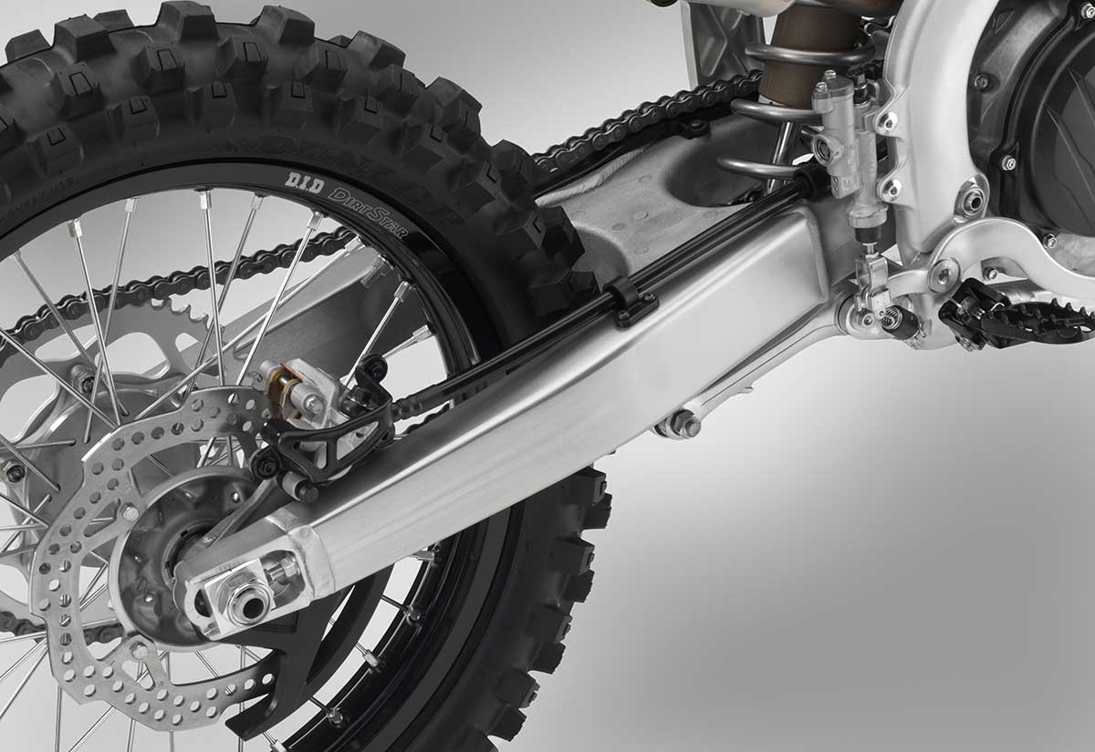 19-Honda-CRF450R_swingarm.jpg