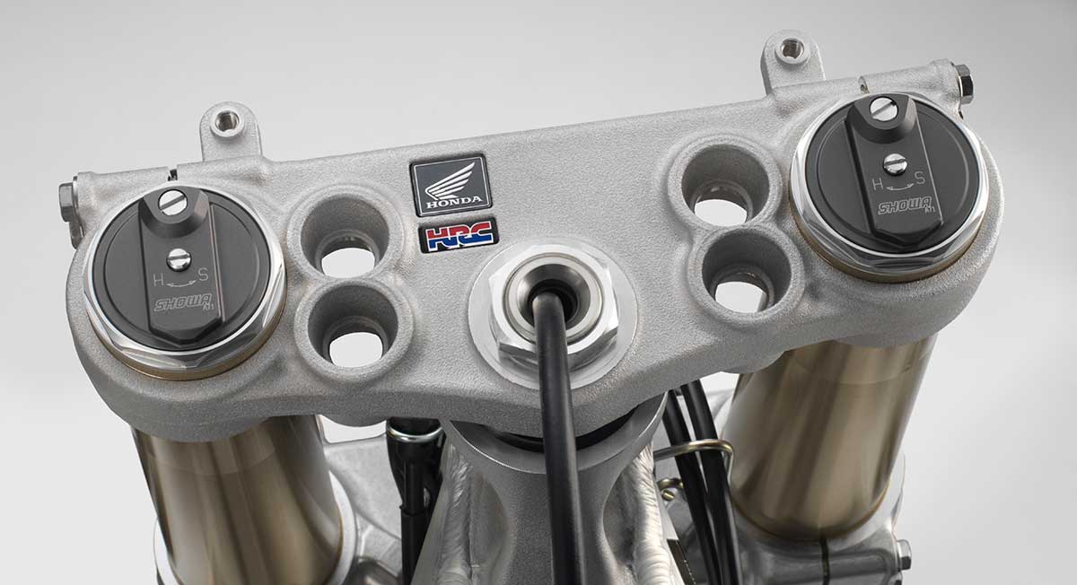 19-Honda-CRF450R_triple-clamp.jpg