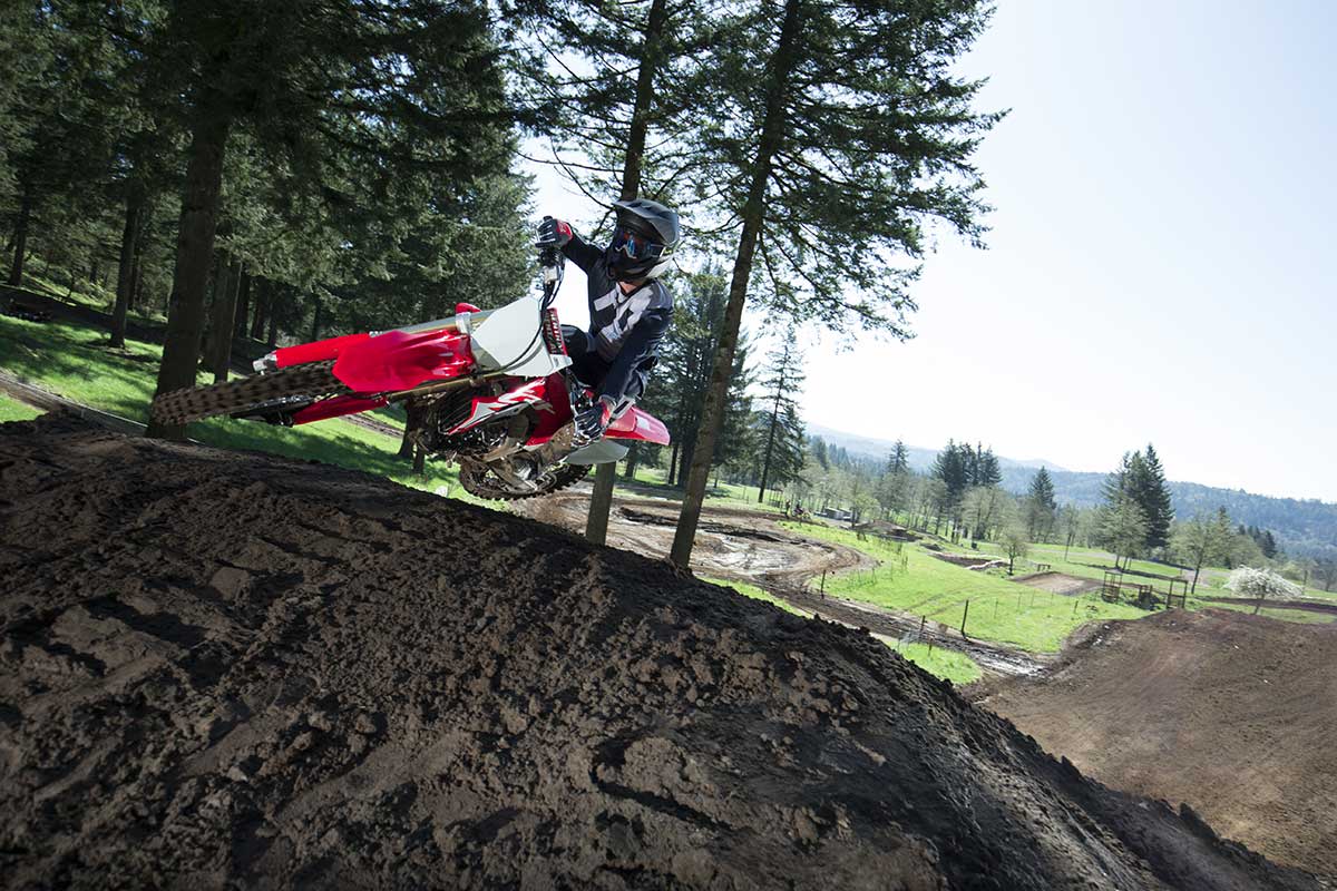 19-Honda-CRF450R_Action_1.jpg